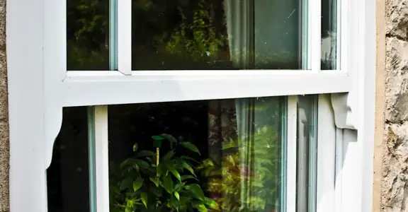A3-HARDWOOD-SASH-WINDOW-RHW_4209_WEB